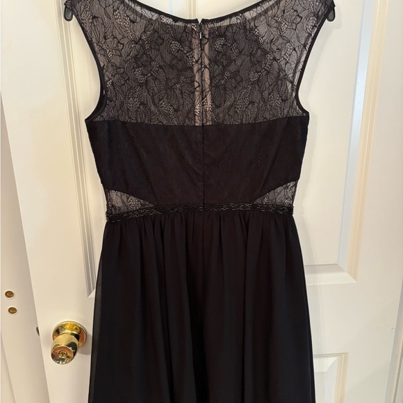 Aidan Mattox black lace cap sleeve dress, size 8 - Picture 5 of 7